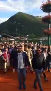 Lago d'Iseo, Boschi fischiata sulla passerella di Christo