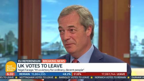 Farage si rimangia la promessa e la giornalista lo attacca