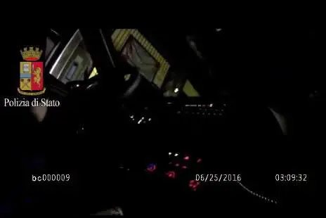 Stupro, la chiamata disperata alla polizia: "Ho paura, aiuto"