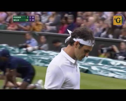 Wimbledon. Il maestro di tennis beffa Federer con un pallonetto
