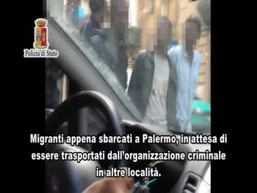 Così i trafficanti di uomini fanno entrare i clandestini in Italia