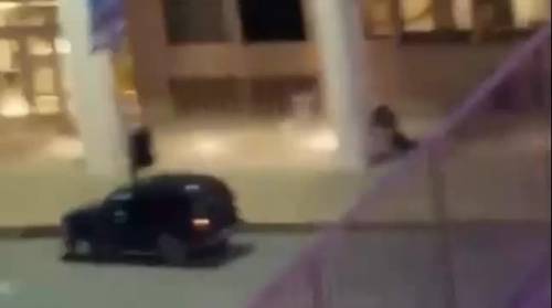Usa, lo scontro armato tra cecchino e poliziotto