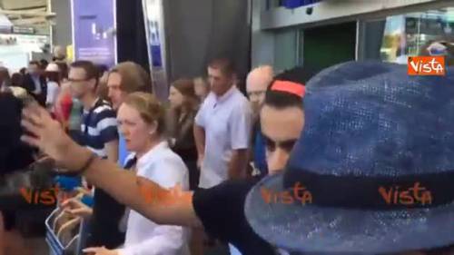 Nizza, evacuato l'aeroporto per un allarme bomba: le immagini