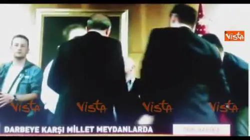 Golpe turco, il momento in cui Erdogan apprende la notizia