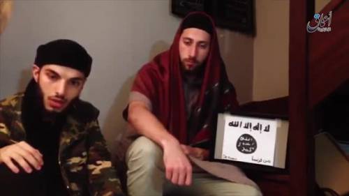 I due tagliagole giurano fedeltà a Isis
