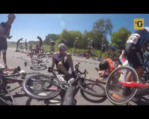 Tamponamento a catena...in bicicletta