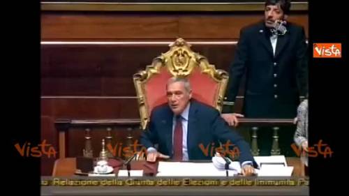 Grasso: non si fanno gesti di manette, Bagarre Senato votazione autorizzazione arresto Caridi (Gal)