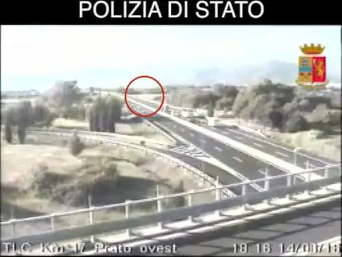 Imbocca contromano la Firenze mare