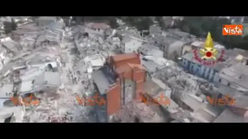 Il volo del drone su Amatrice devastata
