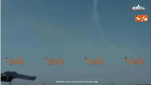 Terremoto, il cuore nel cielo: l'omaggio delle Frecce Tricolori 