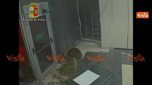 Bologna, assalti esplosivi al Bancomat, sei arresti. Il video dell'esplosione 