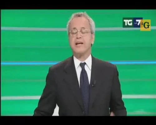 Mentana a Renzi: "Se mi nonna avesse le ruote..."