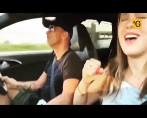 Aurora Ramazzotti canta "L'aurora" assieme a papà Eros
