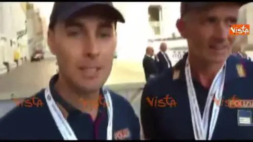 Il cane Leo e i cinofili della polizia in udienza dal Papa 