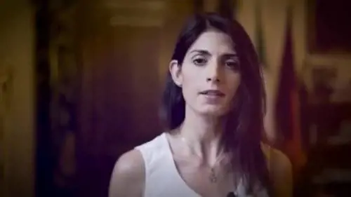 Virginia Raggi: "Sulla Muraro indagano i pm, non i giornali"