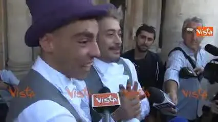 Il bacio di Francisco e Luca in Campidoglio