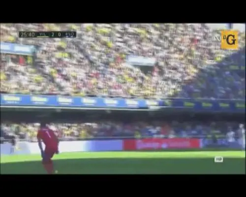 Nicola Sansone conquista la Liga con un gol da centrocampo