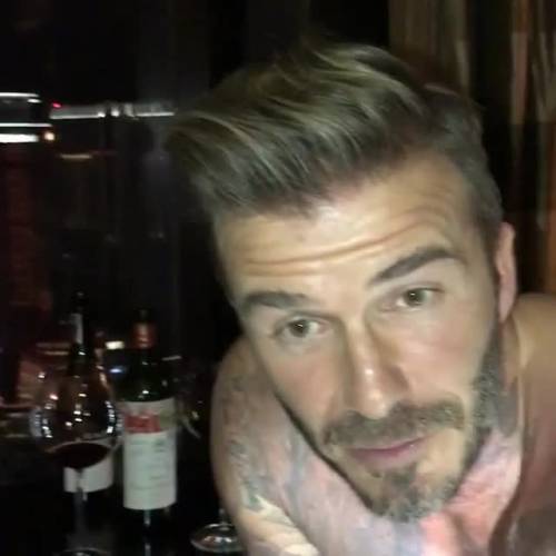 David Beckham accetta la sfida benefica: ​22 flessioni al giorno per 22 giorni