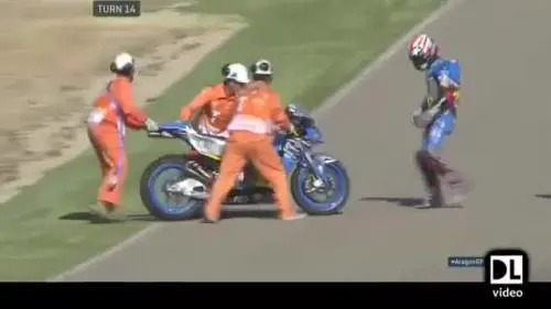 Gp Aragon, tragedia sfiorata:le moto di Espargarò e Marquez rischiano di falciare Hayden