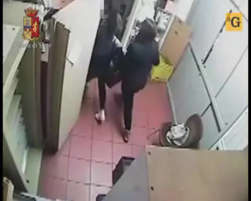 Femme fatale affiliata alla Camorra, arrestata per rapina a mano armata