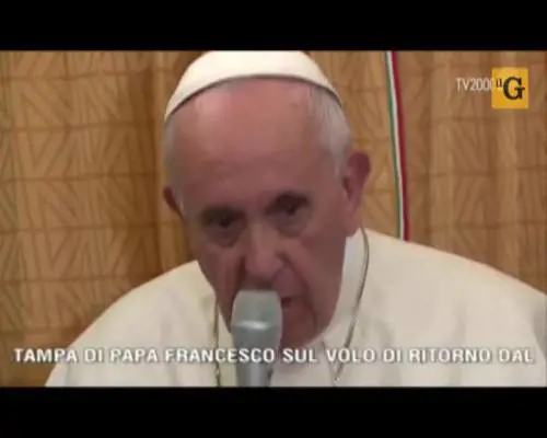 Papa Francesco: "Teoria gender a scuola è colonizzazione ideologica"