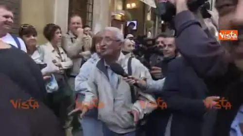 Speranza contestato all'arrivo in direzione Pd