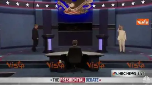 Trump-Hillary, niente stretta di mano iniziale