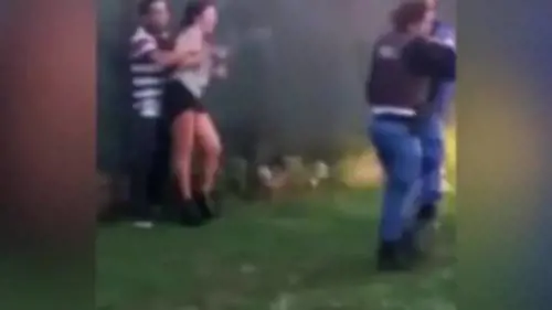 Buenos Aires, coppia fa sesso in pieno giorno al parco