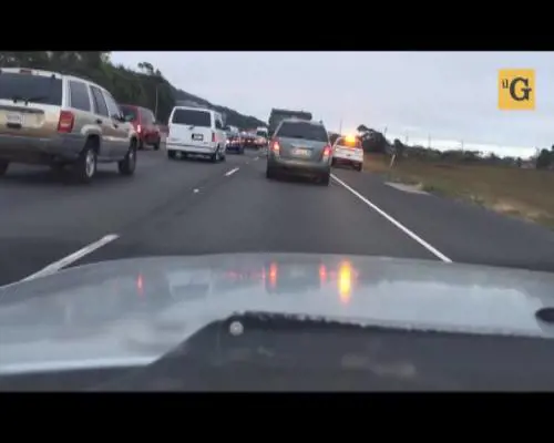 Automobilista diabolico gode nel vedere multato il pirata