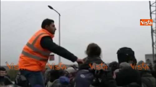 Calais, tensioni durante lo sgombero della Giungla