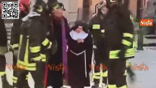Norcia, suore portate in salvo ​dai vigili del fuoco