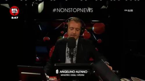 Alfano: "Pronto a valutare il rinvio del referendum"