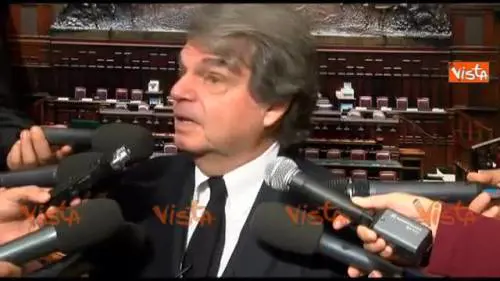 Brunetta: "Da folli rinviare il referendum"