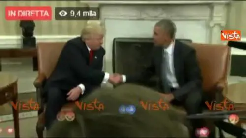 La stretta di mano tra Obama e Trump