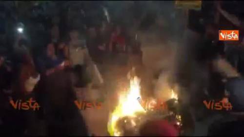 Proteste a Los Angeles contro Trump, roghi dei manifestanti