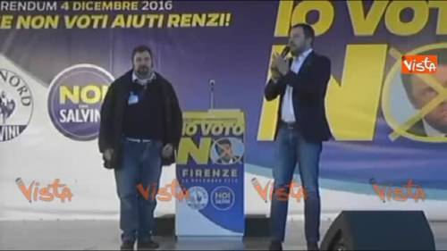 Firenze, Salvini fa urlare "No" alla folla