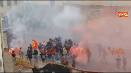 Renzi a Benevento contestato dai centri sociali