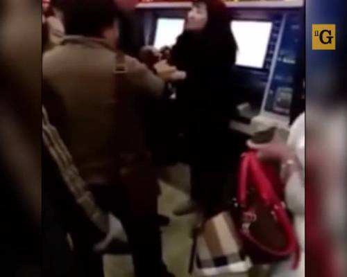 Cina, donna picchiata per aver saltato la fila