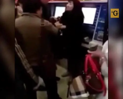 Cina, donna picchiata per aver saltato la fila