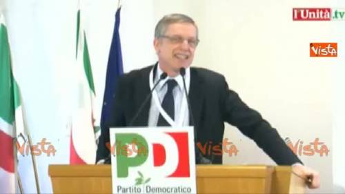 Direzione Pd: l'attacco di Speranza, le battute di Cuperlo e il binocolo di Renzi