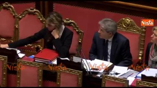 Scambio di biglietti in aula fra Gentiloni e Franceschini