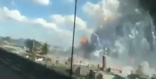 Esplosione di fuochi d'artificio: terrore e 30 morti
