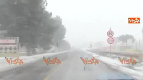 Le strade di Bari sotto la neve