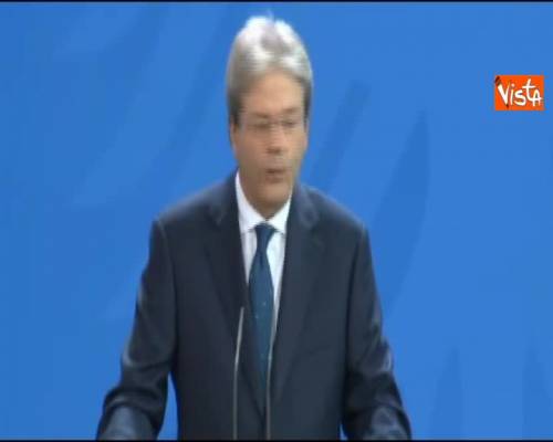Gentiloni a Berlino: "Stiamo monitorando la situazione"