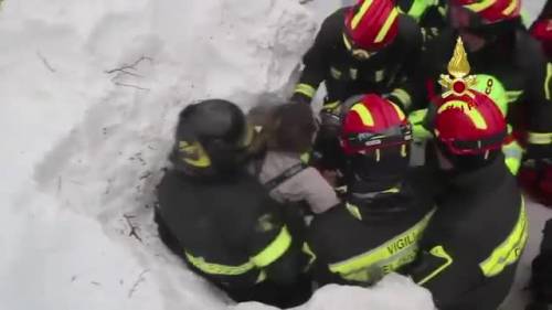 Rigopiano, il salvataggio degli 8 superstiti