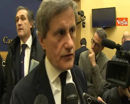 Alemanno: "Creare un polo sovranista"