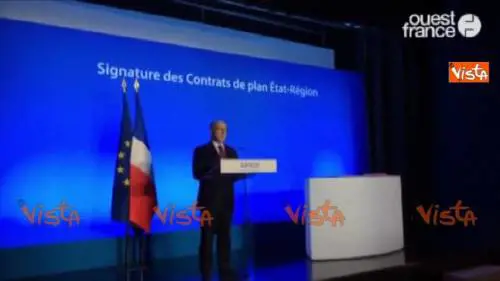 Cazeneuve: "Grazie a polizia e militari per il loro impegno"