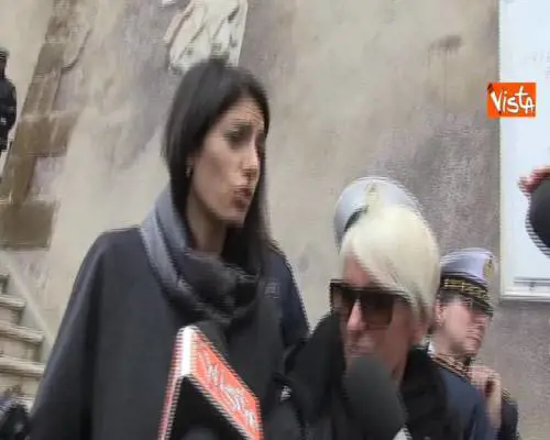 Raggi: "Non ero a conoscenza della polizza"