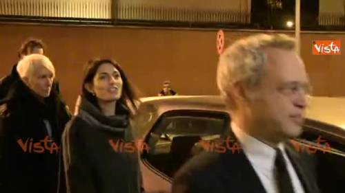 Raggi scherza con Mentana: "Ci mancano solo le cavallette..."