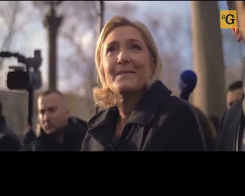 Marine Lepen lancia la sua campagna elettorale...in nome del popolo